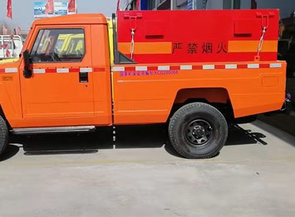 爆破器材运输车